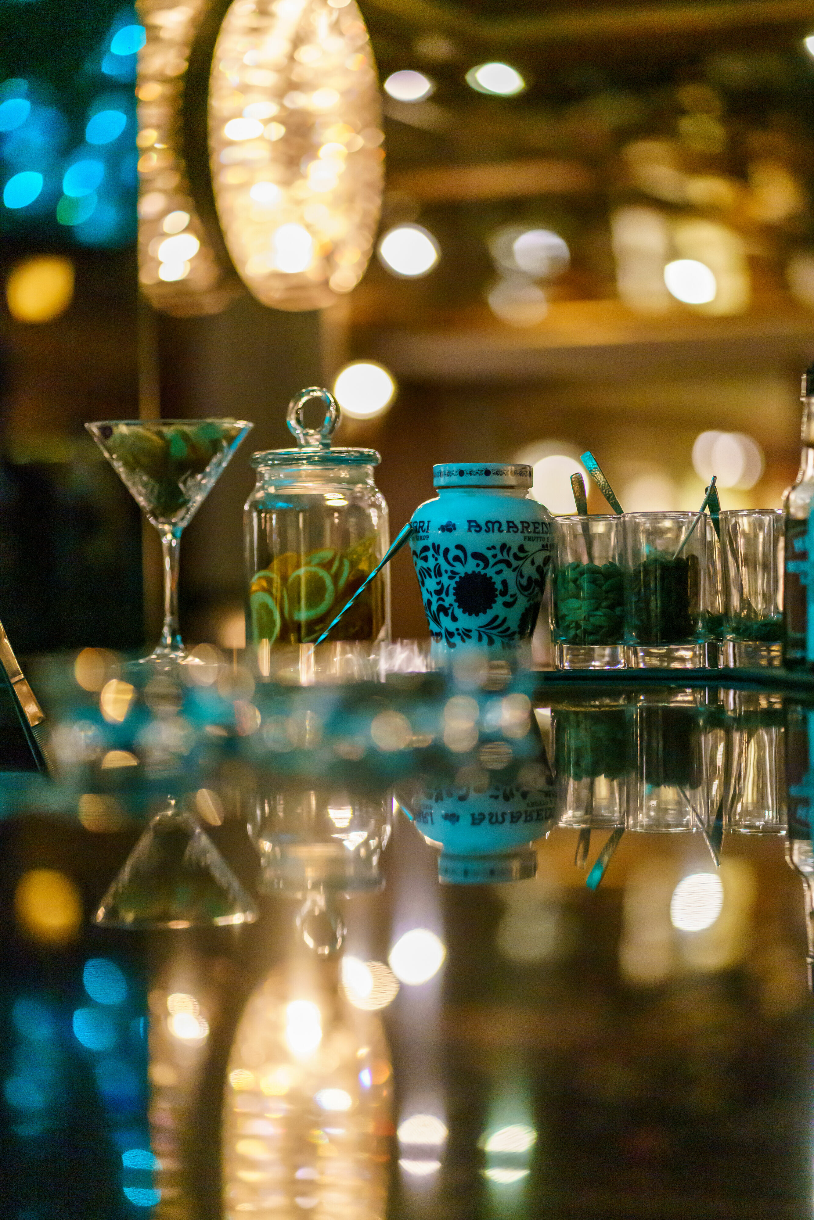 Mixen Sie Ihre Cocktails mit Momo an der Hotelbar